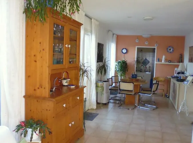 Mit Grosser Sommerkueche Und Pool, 8 Minuten Zum Sandstrand Cap Sud