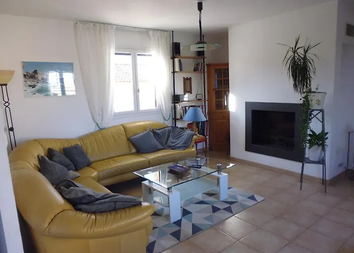 Mit Grosser Sommerkueche Und Pool, 8 Minuten Zum Sandstrand Cap Sud