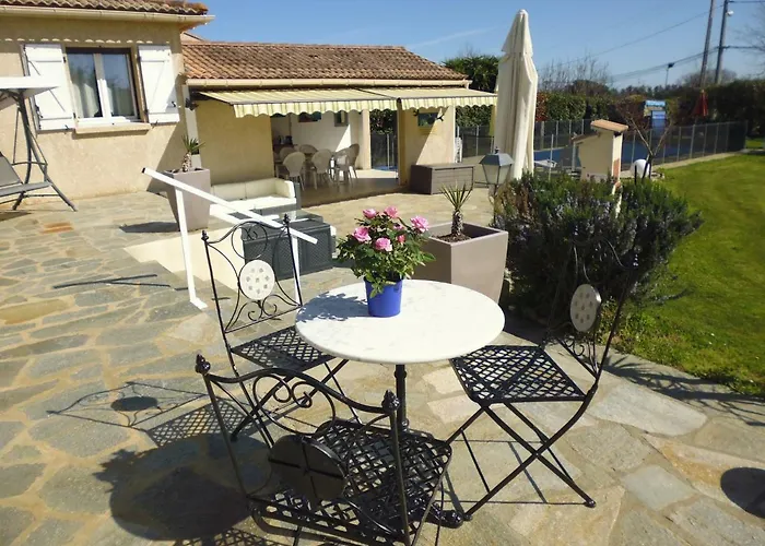 Mit Grosser Sommerkueche Und Pool, 8 Minuten Zum Sandstrand Cap Sud